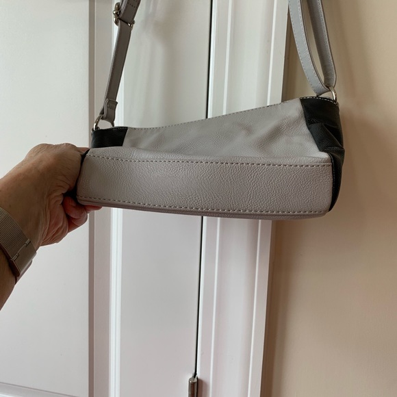 Nine West crossbody bag. Excellent condition! - Picture 3 of 4